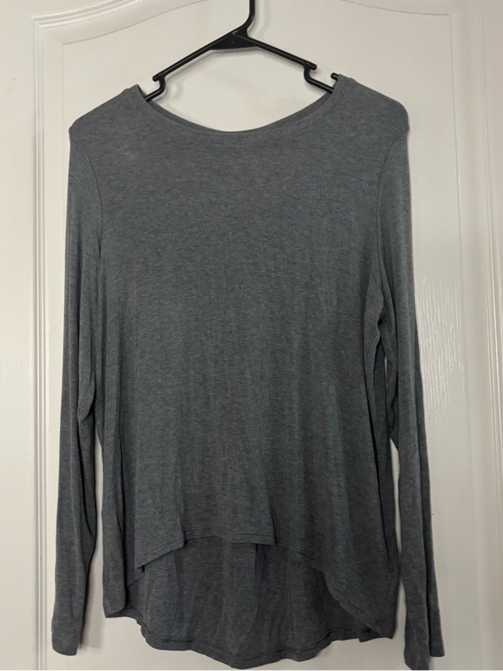 Athleta Gray Long-Sleeve Scoop Neck Relaxed Top